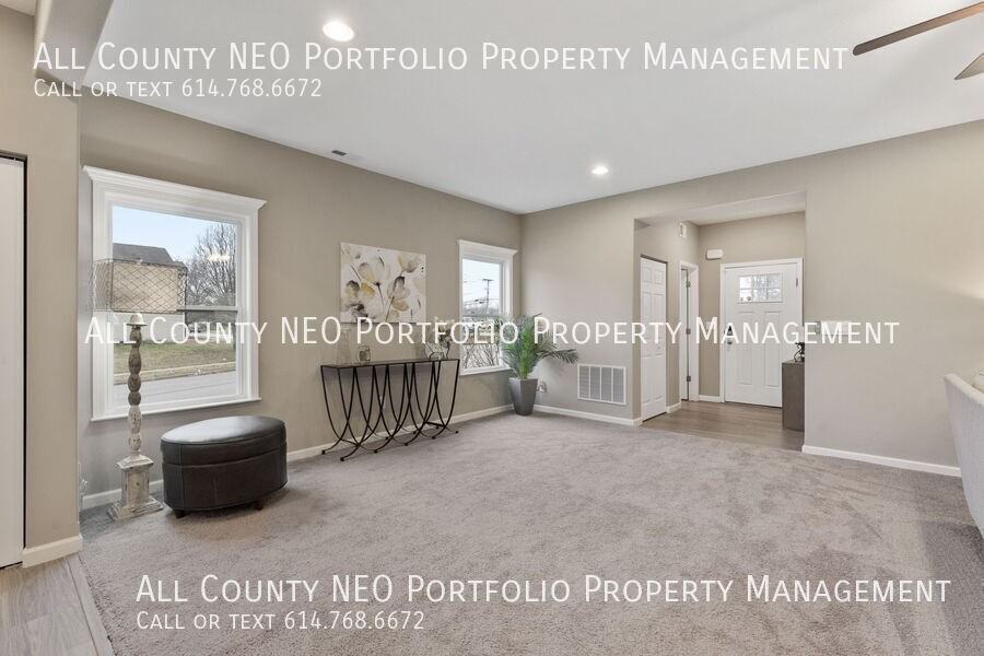 Channel Pl - Photo 6 of 49