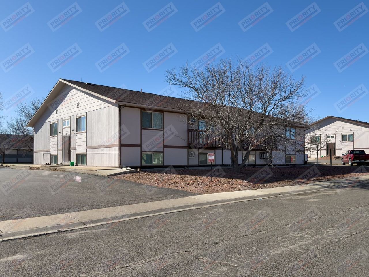 703 Vivian St - Photo 7 of 7