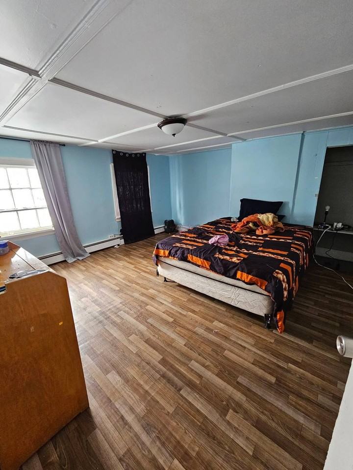 396 Liberty St - Photo 3 of 9