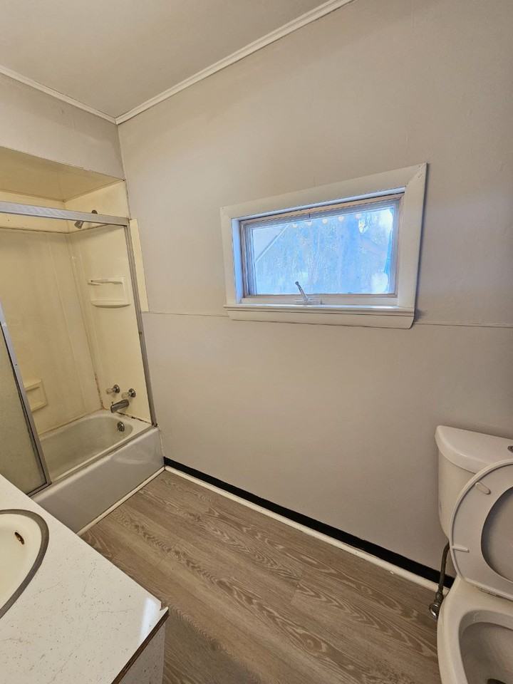 222 Wickham Ave - Photo 7 of 7