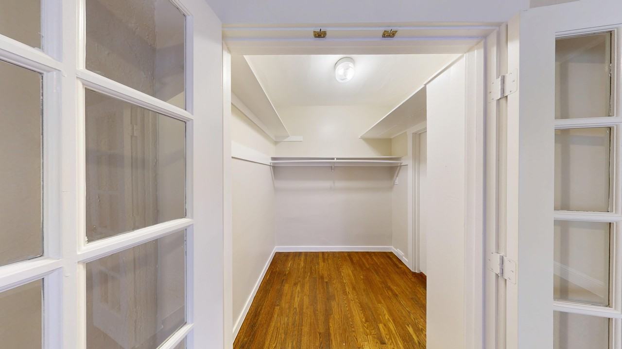 2975 Van Ness Avenue - Photo 7 of 11