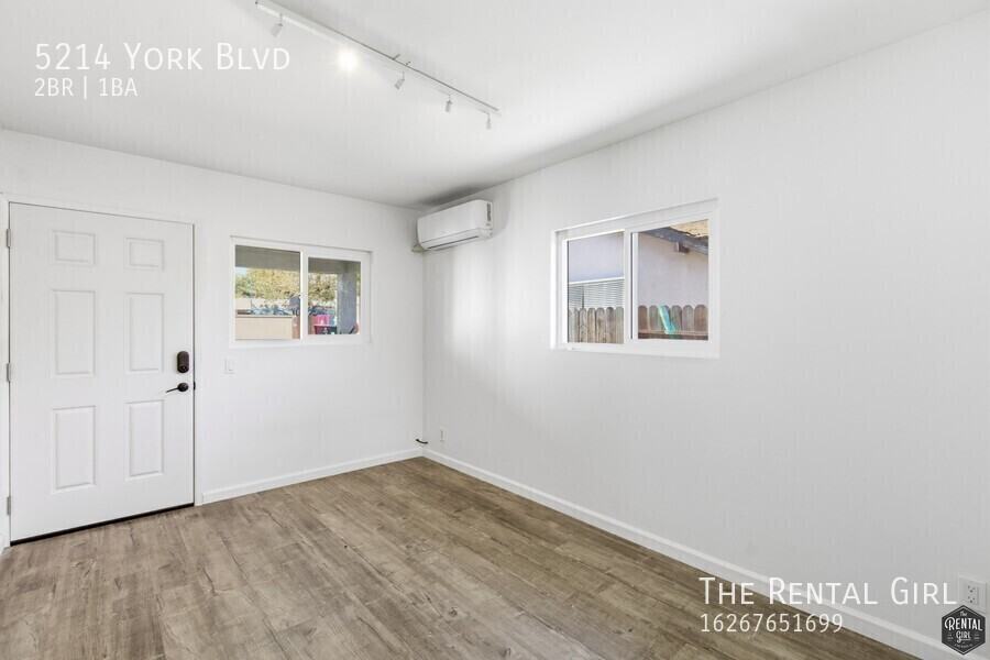 5214 York Blvd - Photo 4 of 21