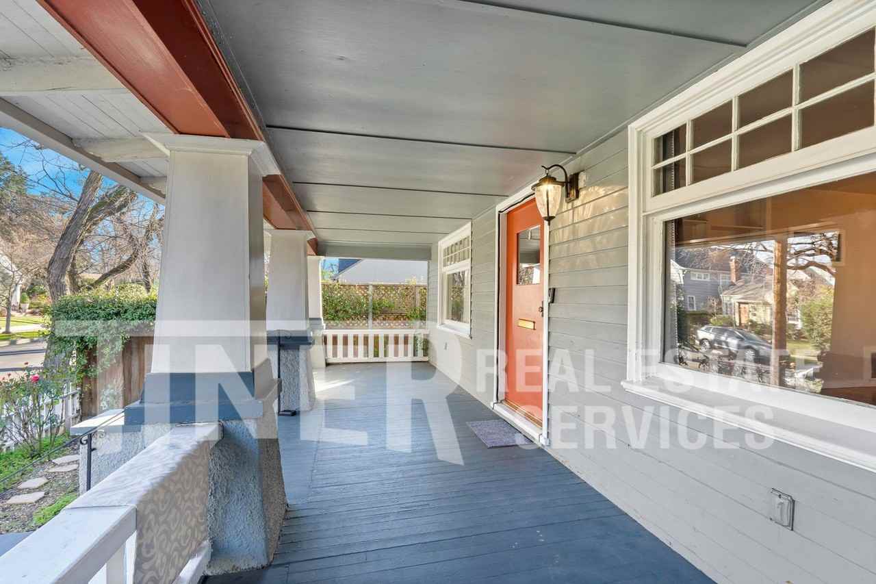 2916 22nd St - Photo 7 of 26