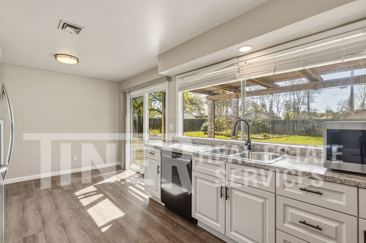 9024 Leatham Ave - Photo 2 of 27