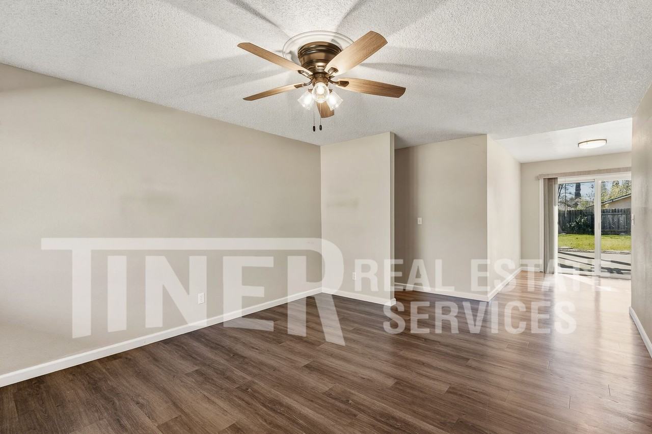 9024 Leatham Ave - Photo 3 of 27