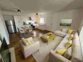 featured image of 1821 Sichel St