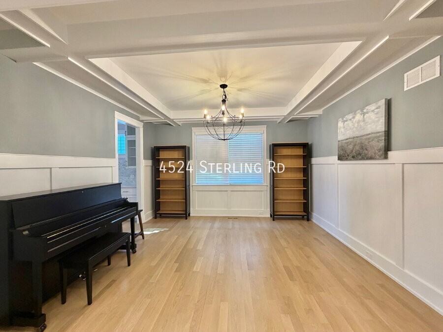 4524 Sterling Rd - Photo 4 of 32