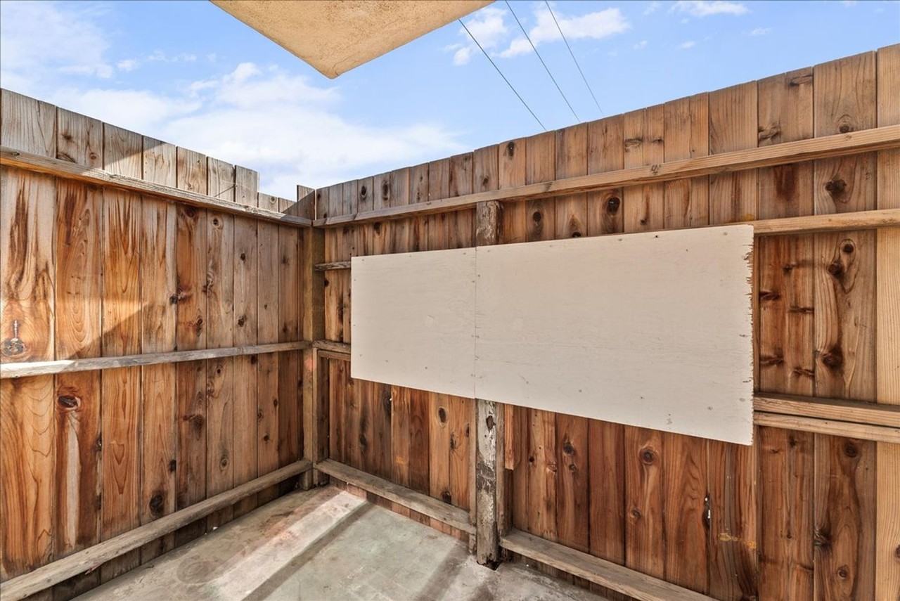 4932 Lennox Blvd #01 - Photo 4 of 16