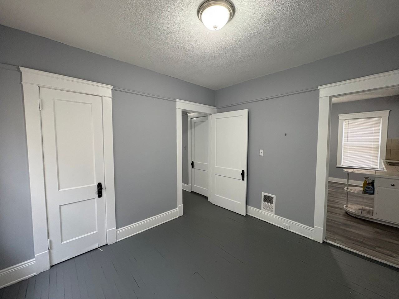 15624 Halliday Ave - Photo 3 of 34