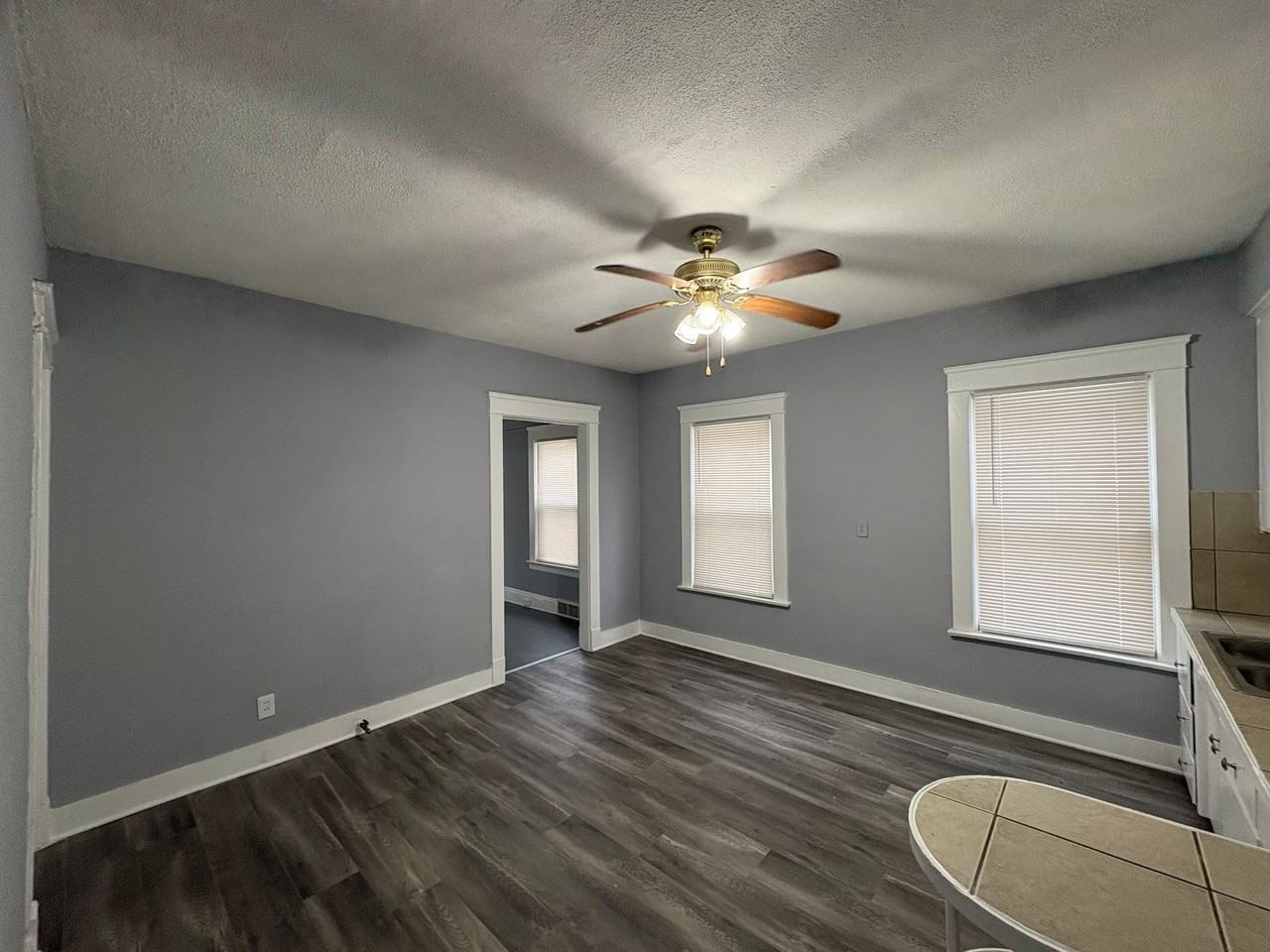 15624 Halliday Ave - Photo 7 of 34