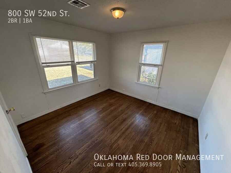 800 Sw 52nd St - Photo 4 of 12