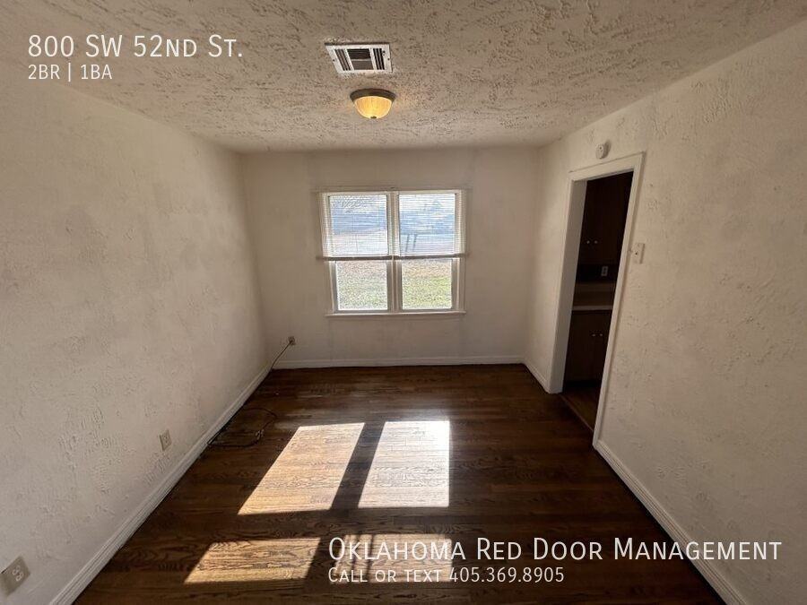 800 Sw 52nd St - Photo 5 of 12