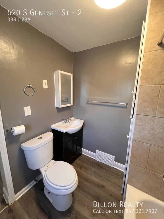 520 S Genesee St #2 - Photo 5 of 12