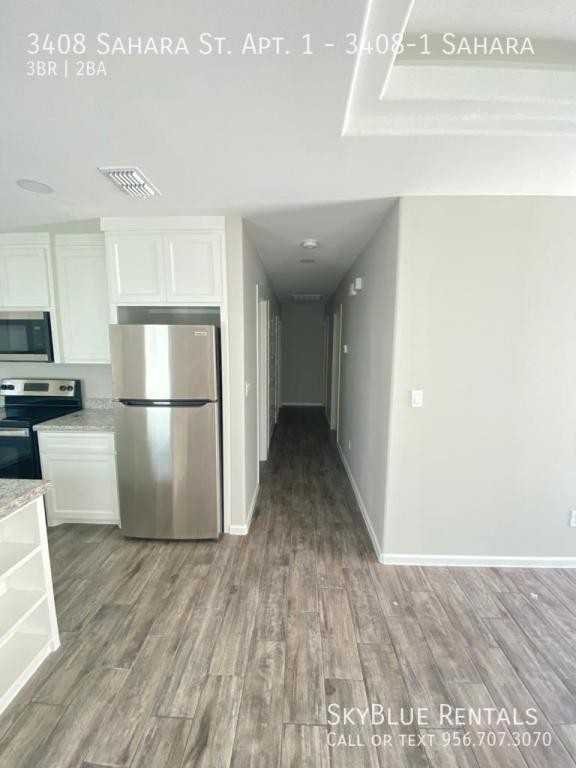 3408 Sahara Dr Apt 1 - Photo 7 of 12