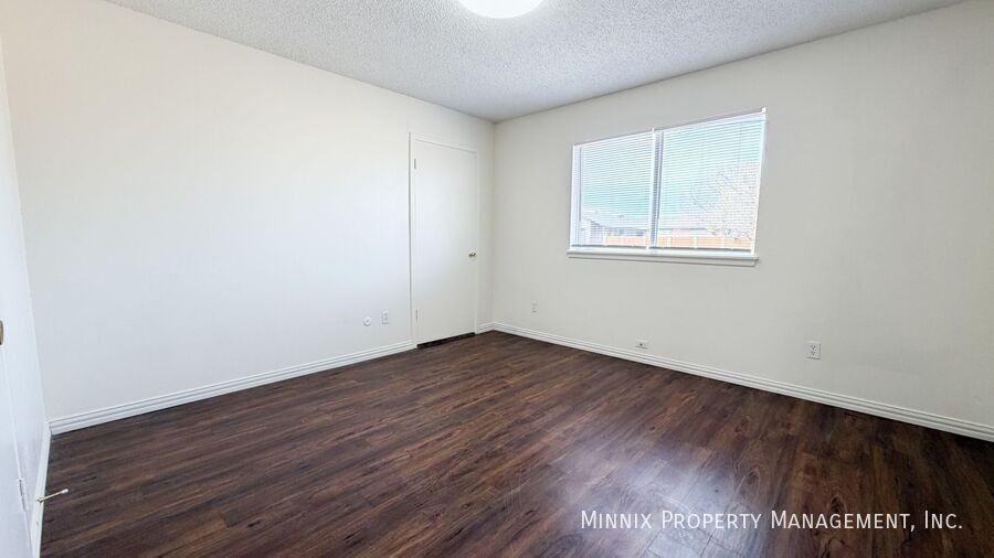 2601 W 16th St - Photo 6 of 11