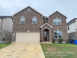 featured image of 2072 Oxbow Cir
