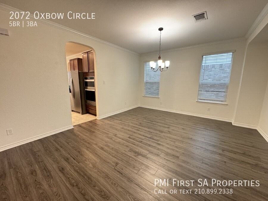 2072 Oxbow Cir - Photo 3 of 25