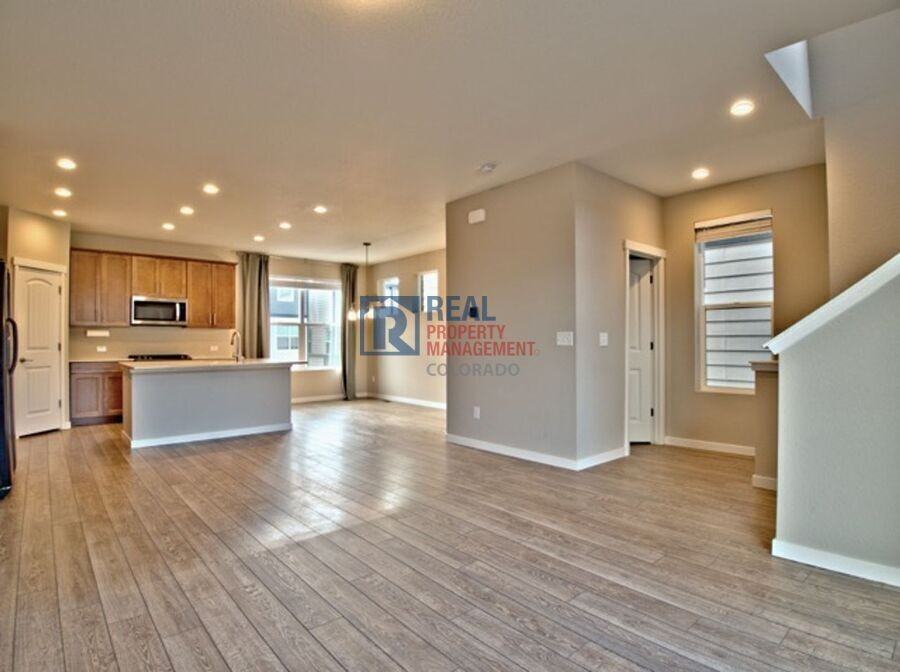 1374 Sunshine Valley Way - Photo 3 of 22