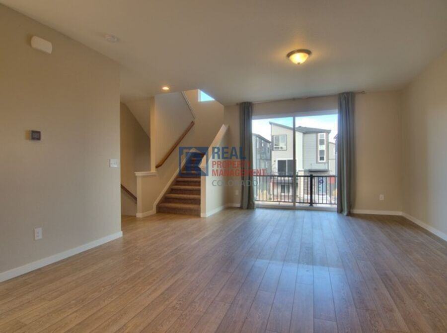 1374 Sunshine Valley Way - Photo 4 of 22