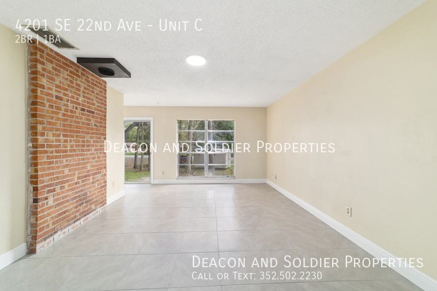 4201 Se 22nd Ave #C - Photo 5 of 50