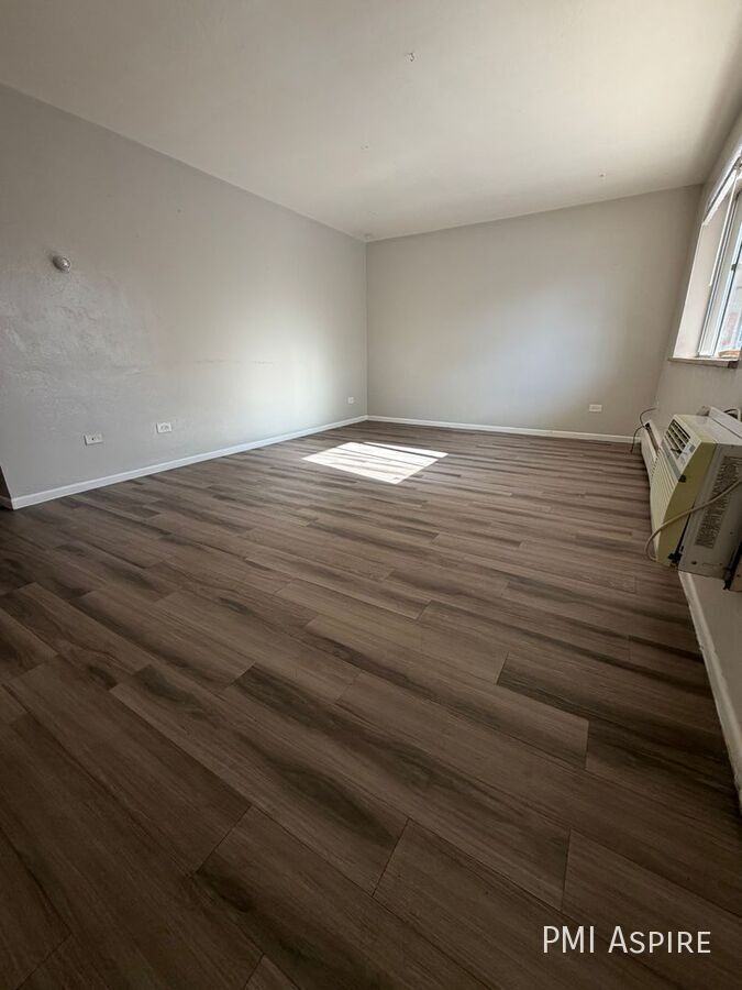 1351 Xenia St #1D - Photo 4 of 7