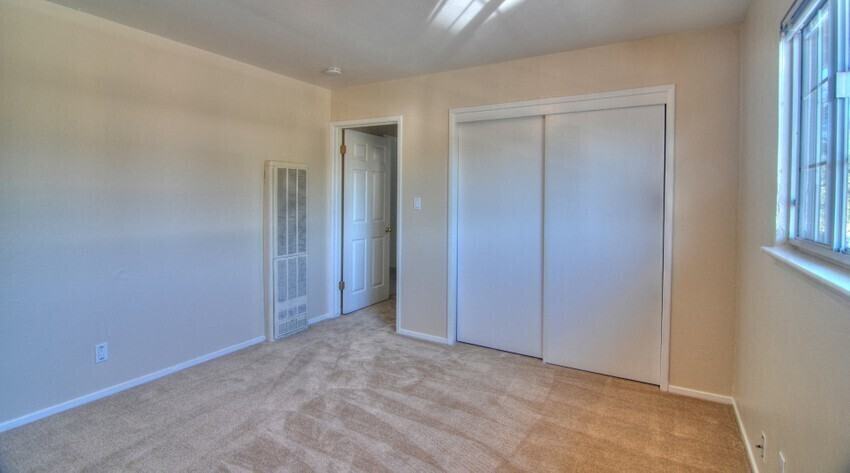 505 Columbia Ave #03 - Photo 7 of 12