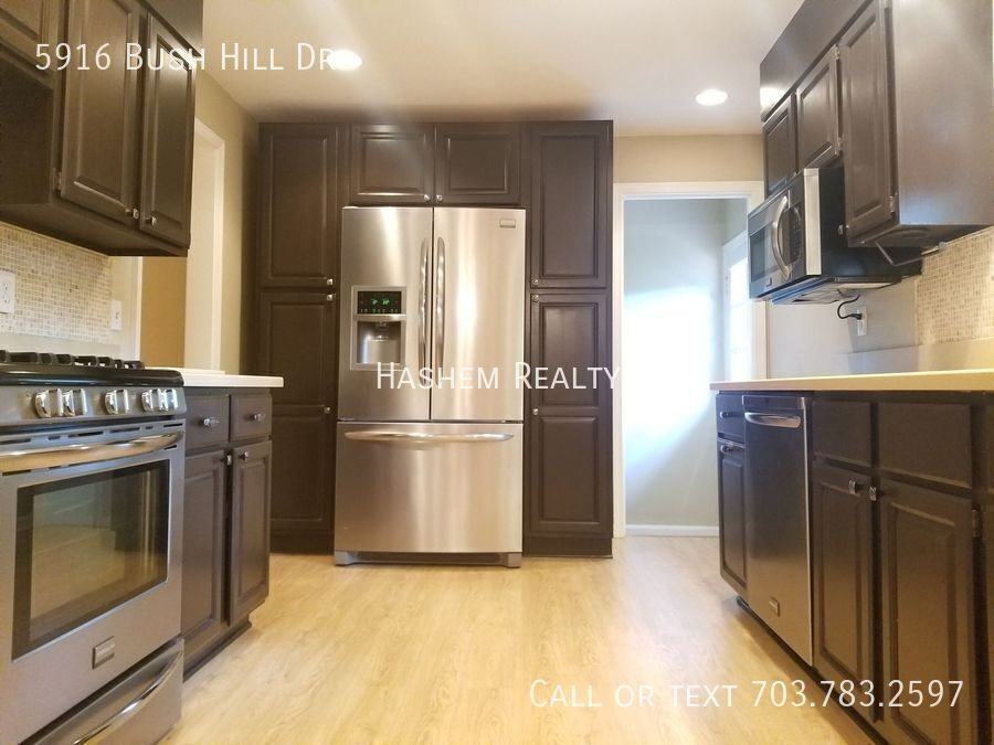 5916 Bush Hill Dr - Photo 3 of 20