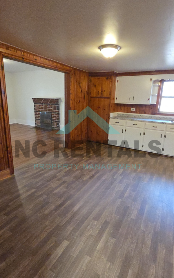8201 Stokesdale St - Photo 6 of 32