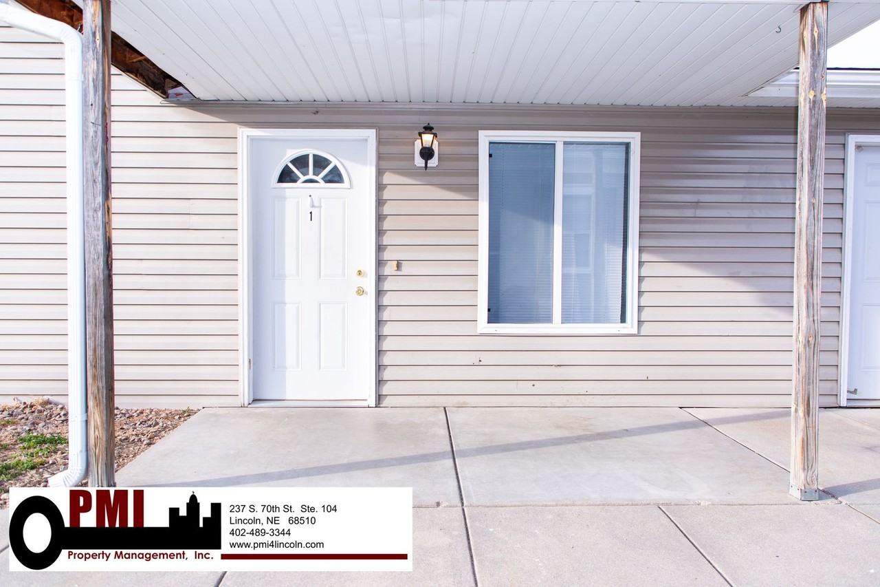 2929 N 49th St - Photo 2 of 31