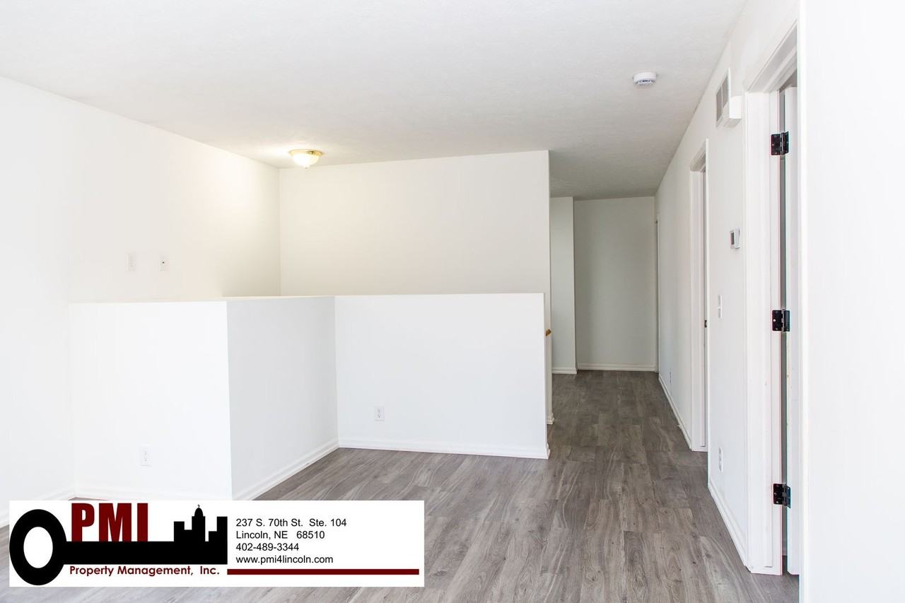 2929 N 49th St - Photo 3 of 31