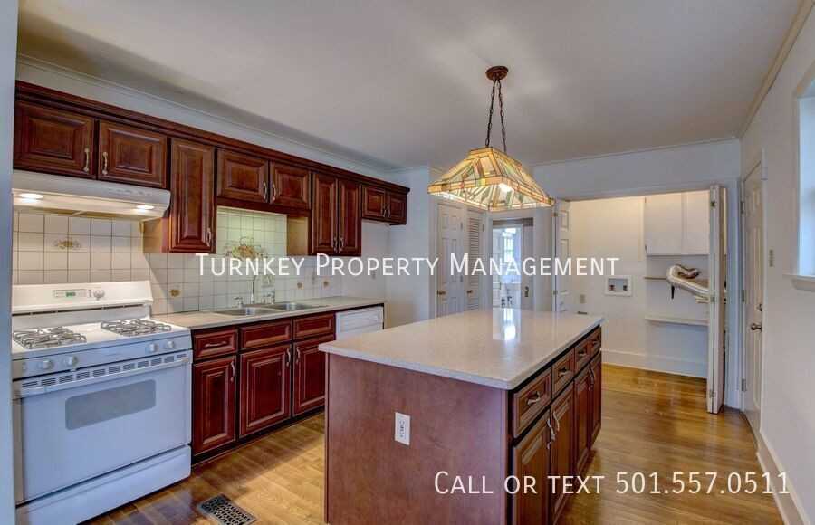 5123 Lee Ave - Photo 2 of 12