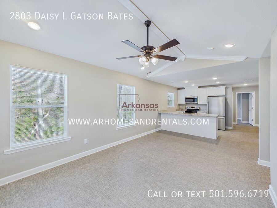 2803 W Daisy L Gatson Bates Dr - Photo 4 of 13