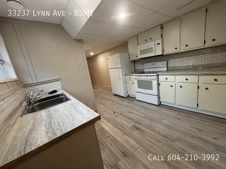 33237 Lynn Ave #BS - Photo 2 of 9