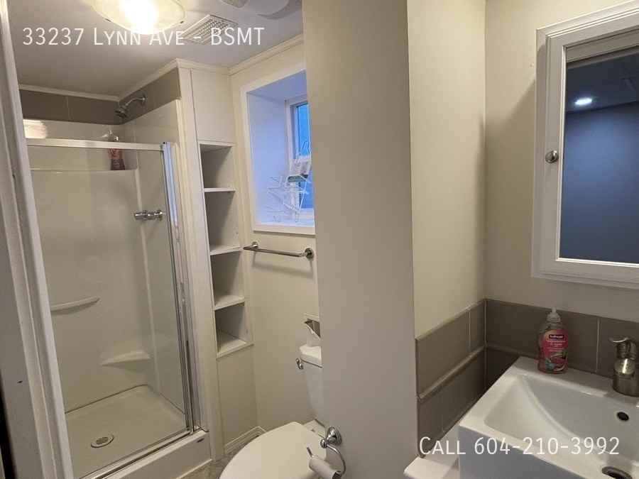 33237 Lynn Ave #BS - Photo 7 of 9