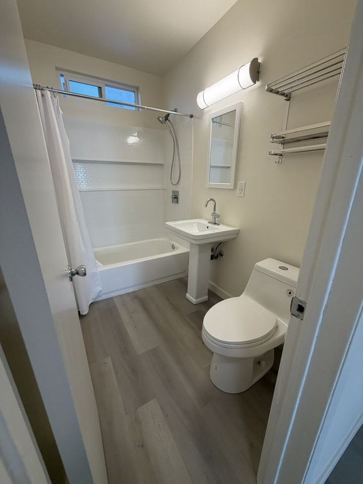 Welcome to 10121 Tabor St. apartments located in the heart of Palms. - Photo 7 of 17