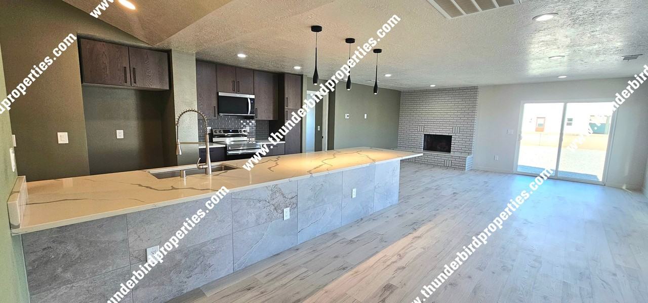 505 Los Arboles Ave Nw - Photo 4 of 30