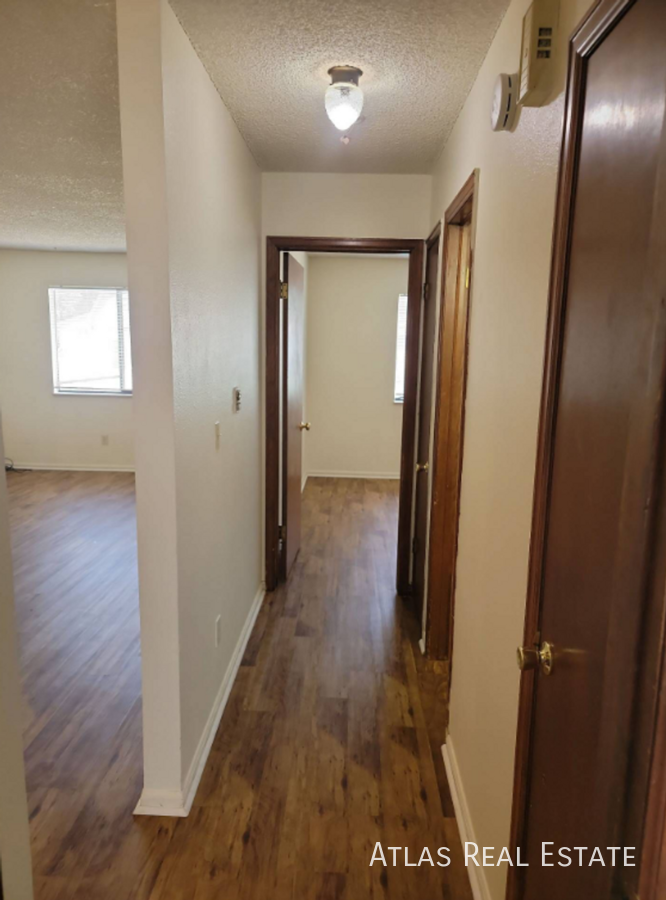 655 Capitol Ave - Photo 4 of 10