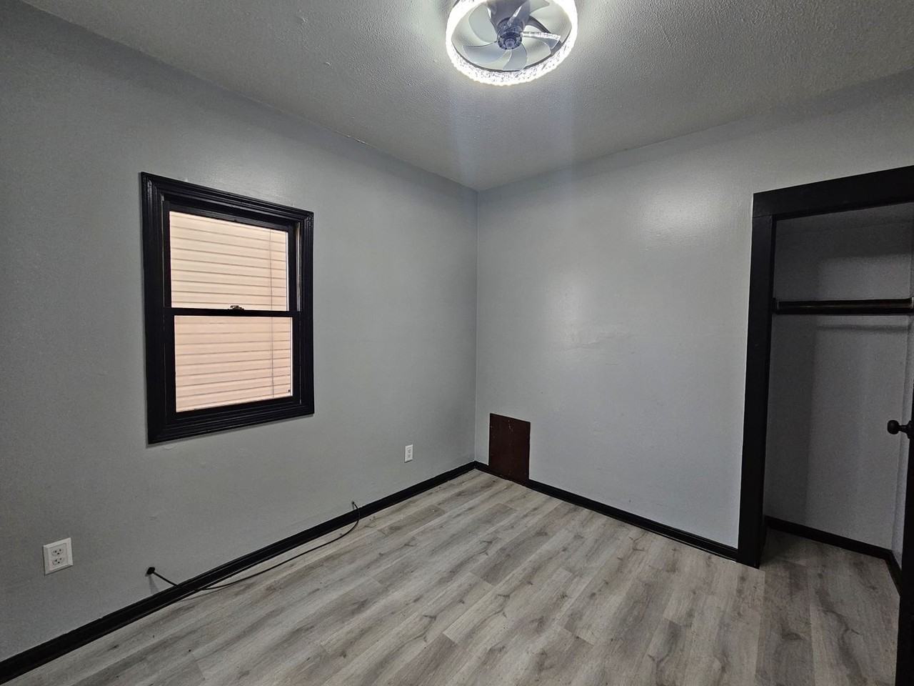 6100 Hough Ave - Photo 5 of 15