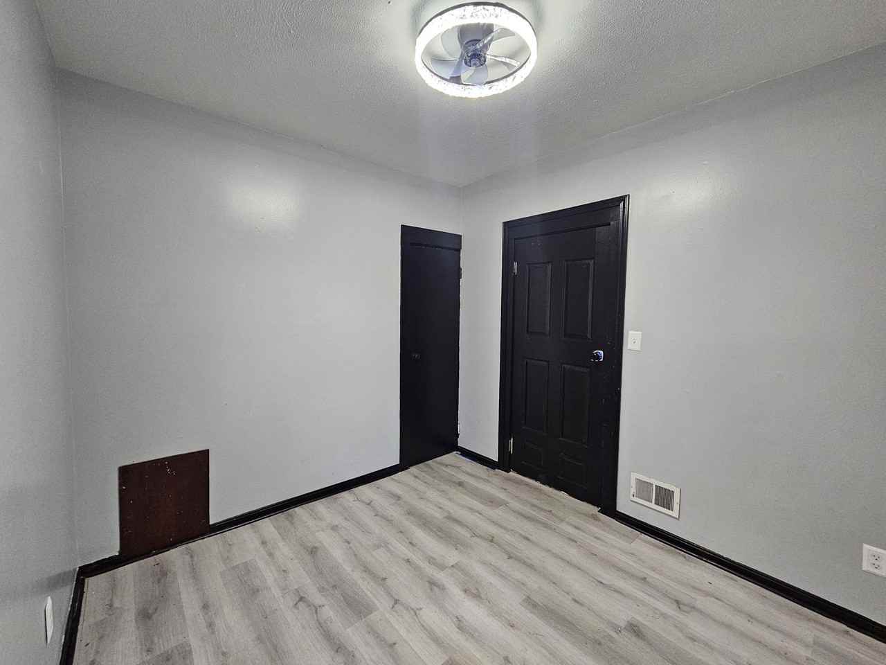 6100 Hough Ave - Photo 6 of 15