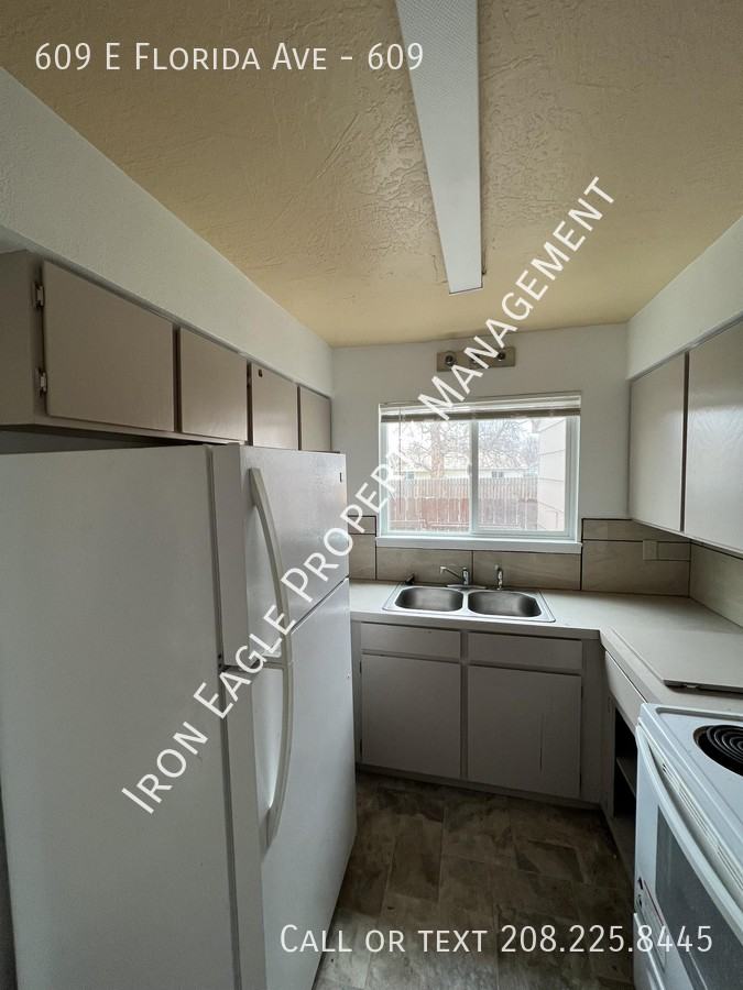 609 E Florida Ave #609 - Photo 3 of 8