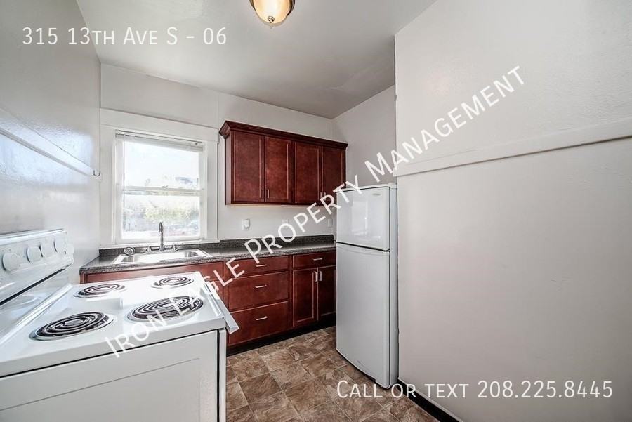 315 13th Ave S #06 - Photo 4 of 10