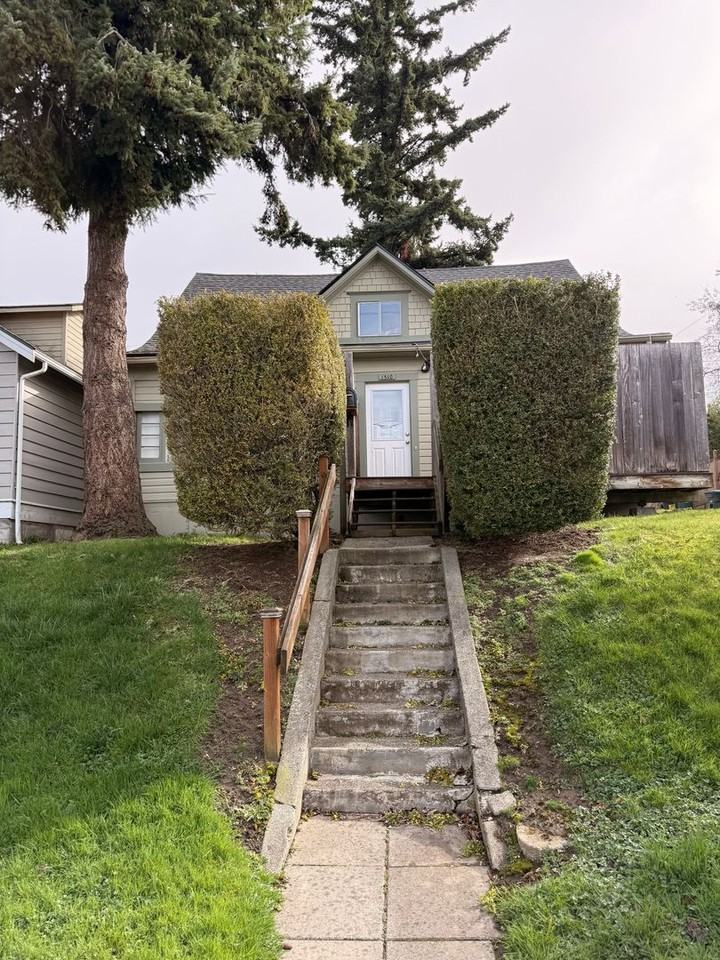 1510 Grant St - Photo 2 of 20