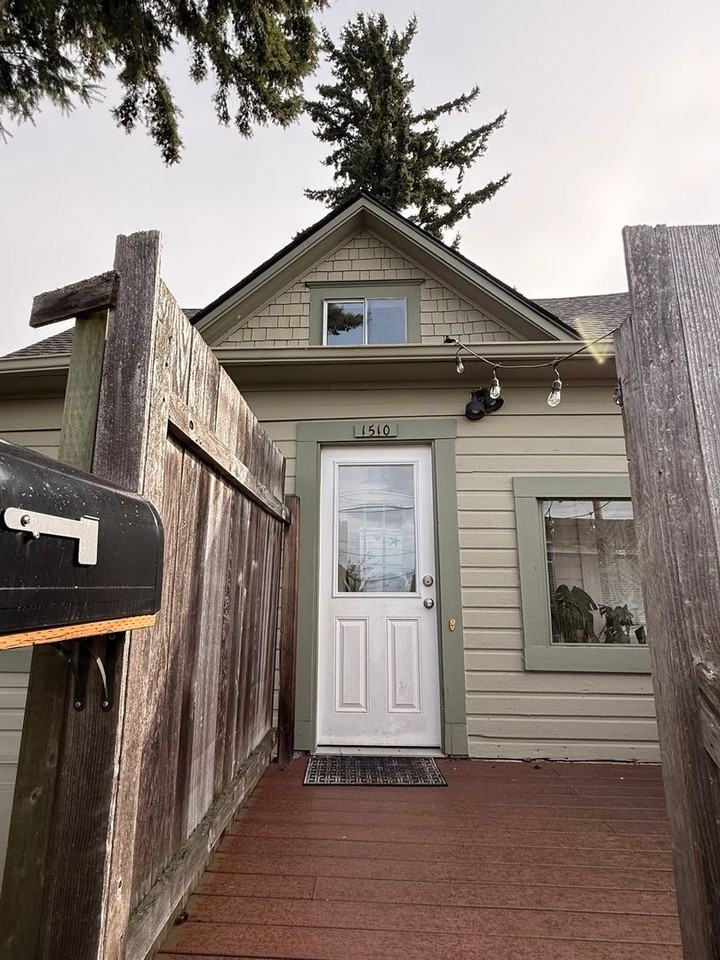 1510 Grant St - Photo 3 of 20