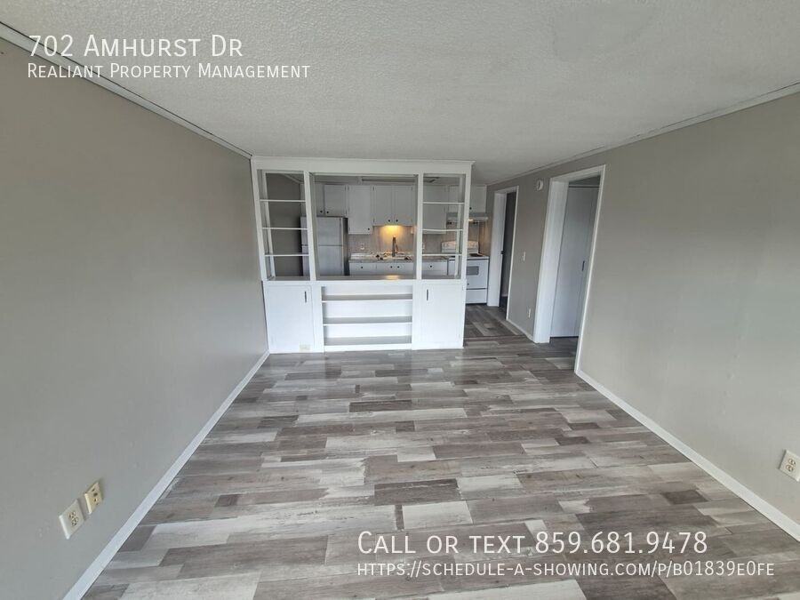 702 Amhurst Dr - Photo 3 of 6