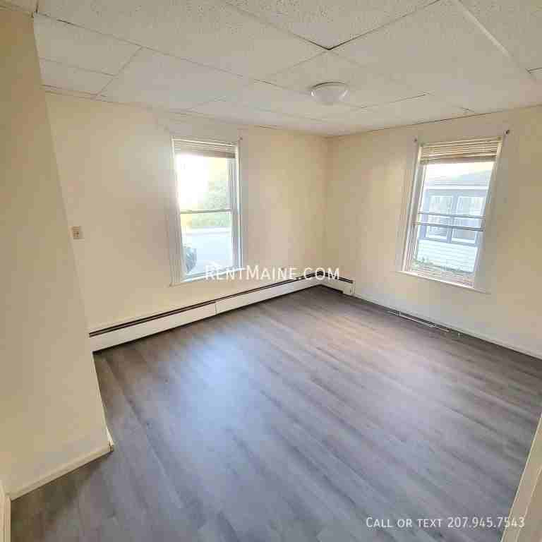 101 Front St #1 - Photo 3 of 9