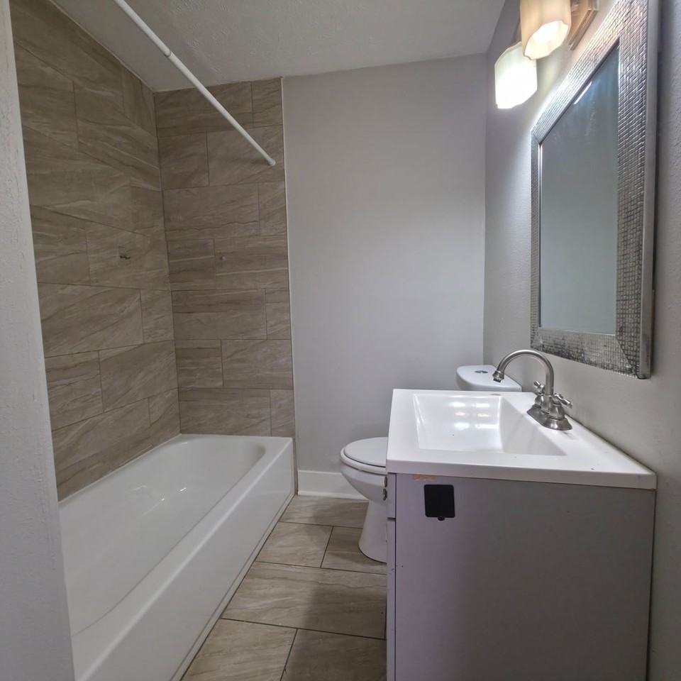 3221 Trowbridge Ave - Photo 4 of 12