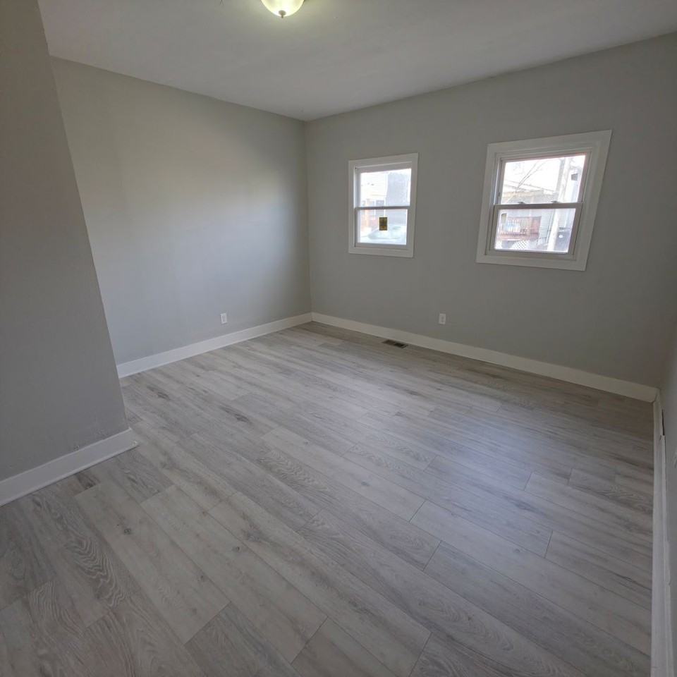 3221 Trowbridge Ave - Photo 7 of 12