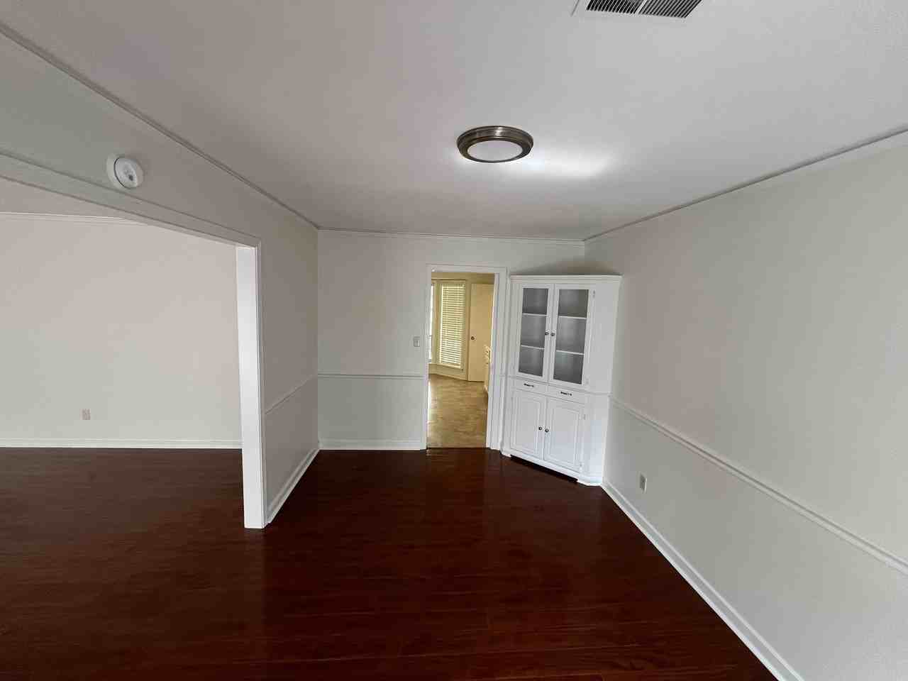 1375 Riverwood Dr - Photo 5 of 21