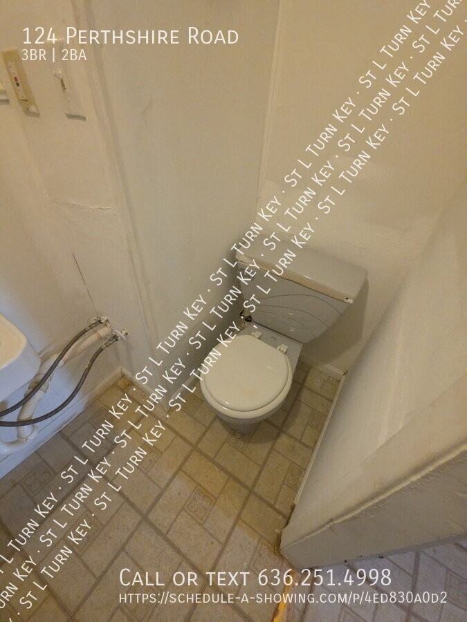 124 Perthshire Rd - Photo 6 of 23