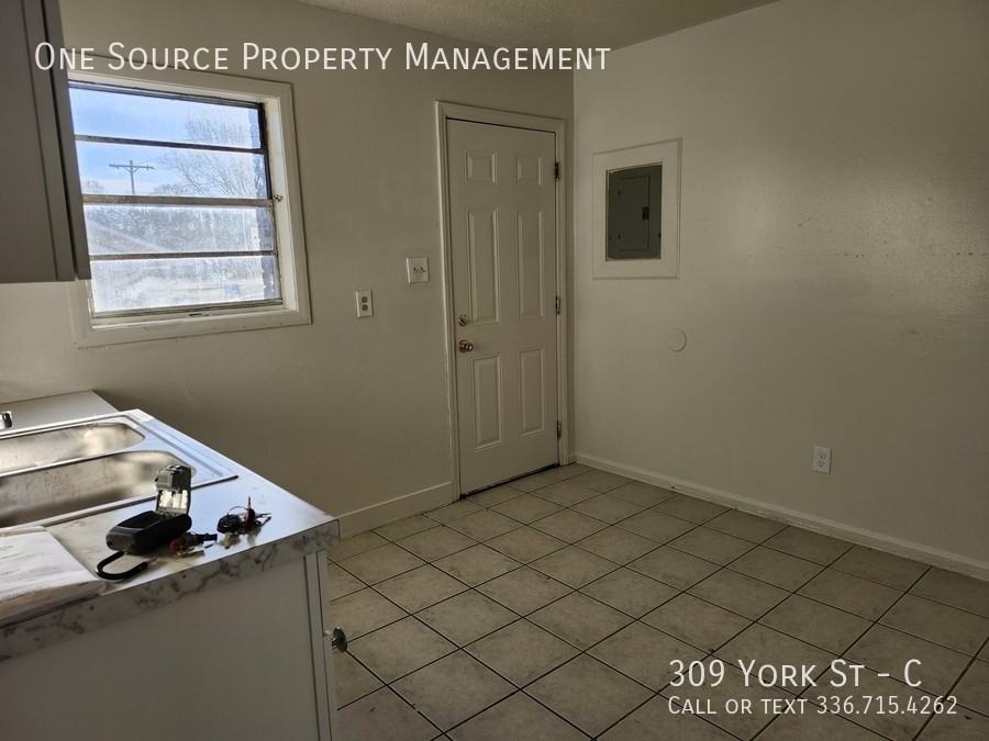 309 York St #C - Photo 7 of 11